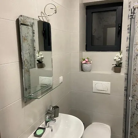 Maya Sa Dve Spavace Sobe *